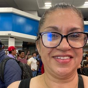 Meet your Posher, Simona